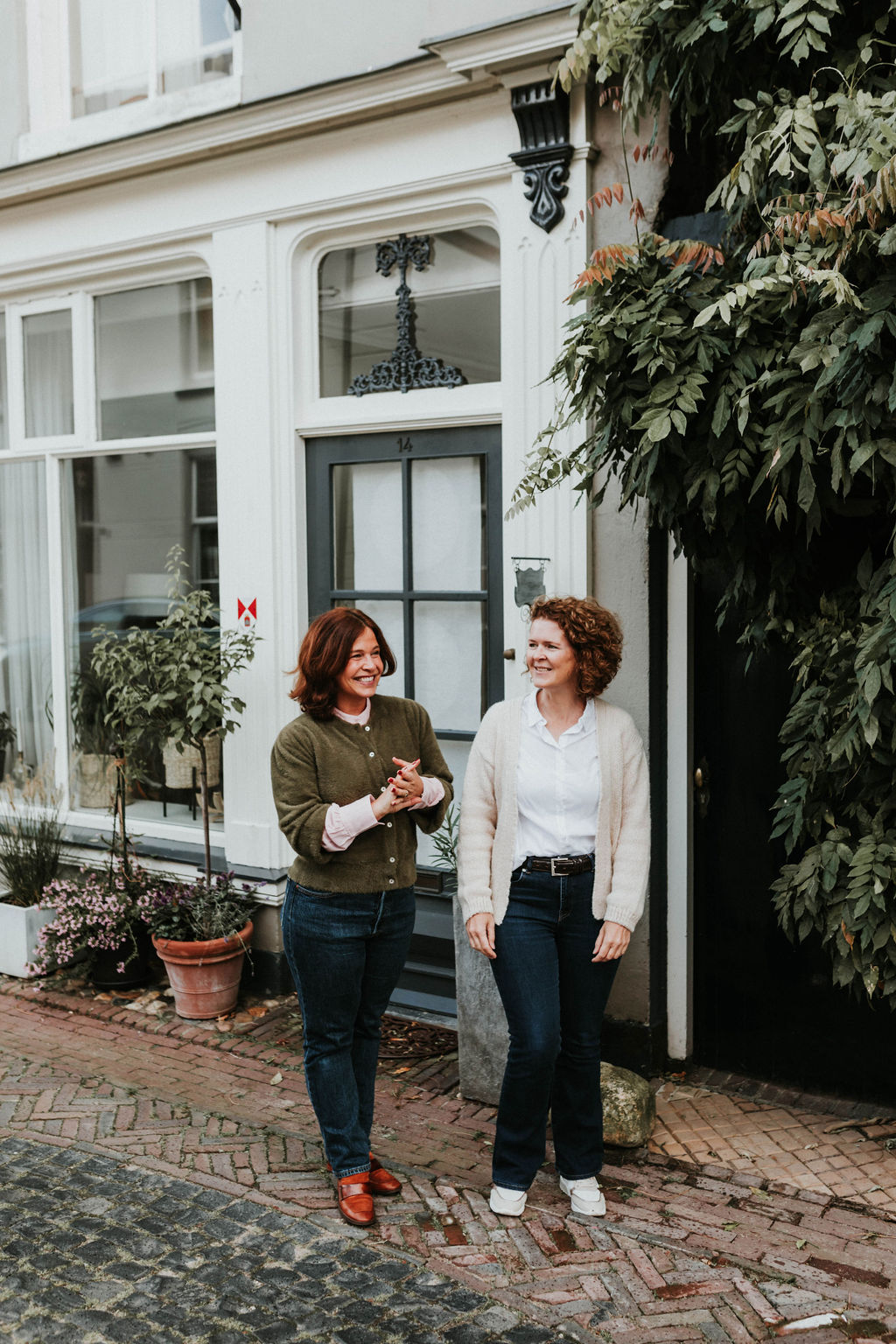 Ingrid en Marjolijn van Slow & Zo op locatie in Doesburg